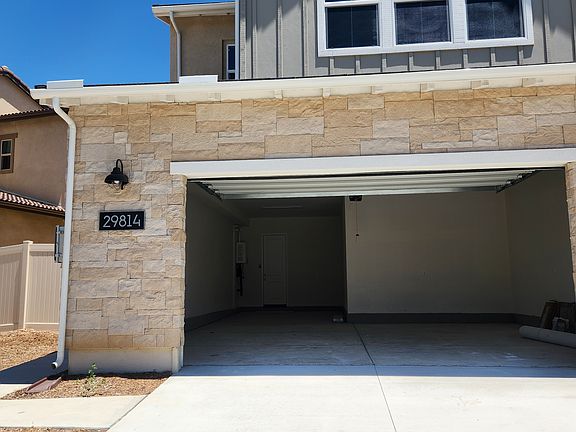3 cars Garages