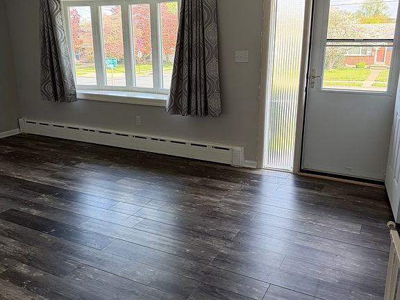 2nd image of 1344 North Blvd