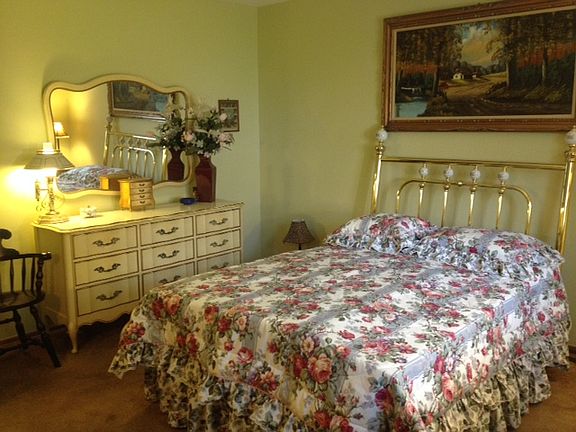 3rd image of 20 Laurel Ave APT 11