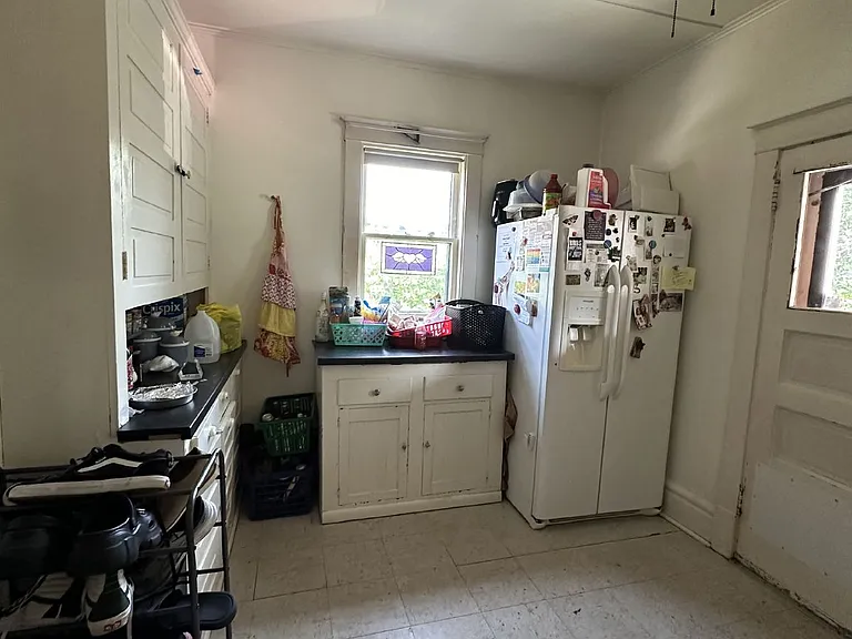 709 5th Ave — Photo 7