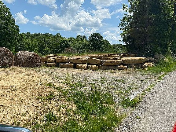 2nd image of 298 Kays Ln
