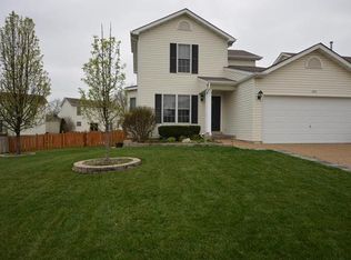 569 Donna Marie Dr, Wentzville, MO 63385