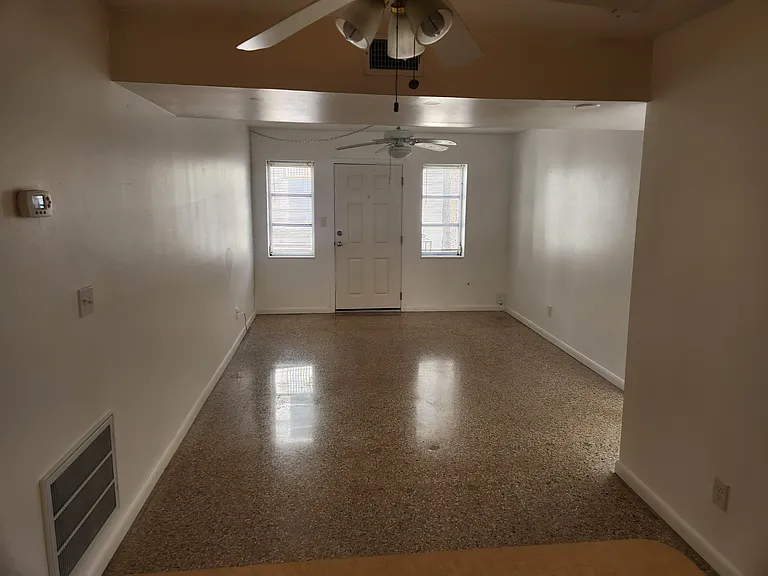 181 E Davis Blvd — Photo 5