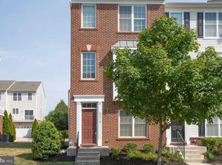 42910 Pamplin Ter, Chantilly, VA 20152