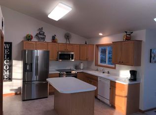 230 F Pl, Kalona, IA 52247