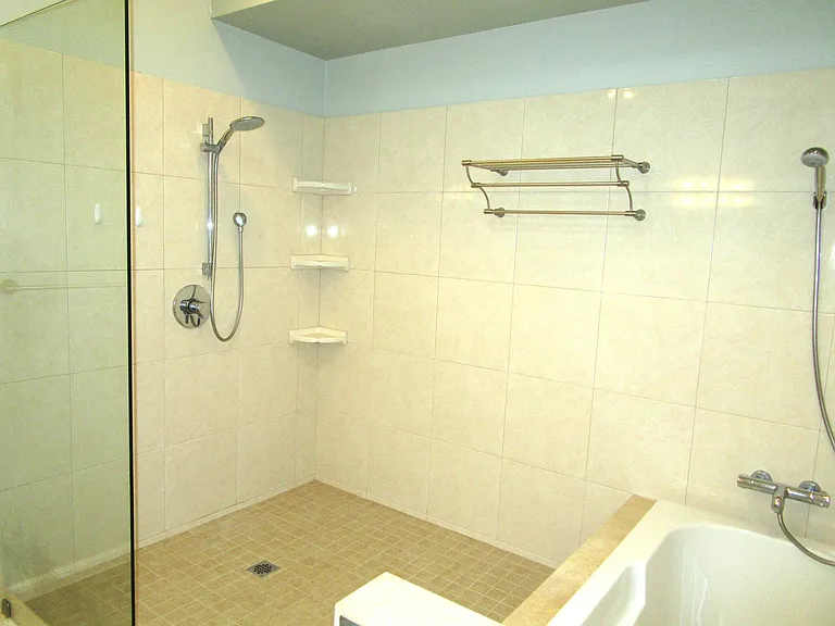 868 Waioli St — Photo 15