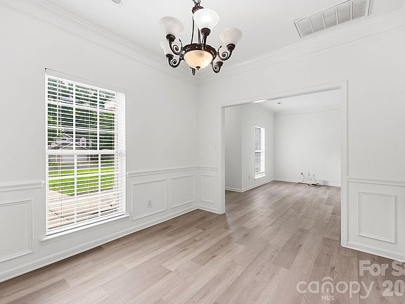 5th image of 5423 Starflower Dr