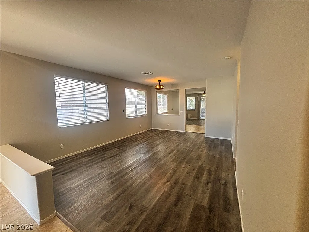 3 bed, 2.0 bath, 1774 sqft, $2,475 — Photo 4