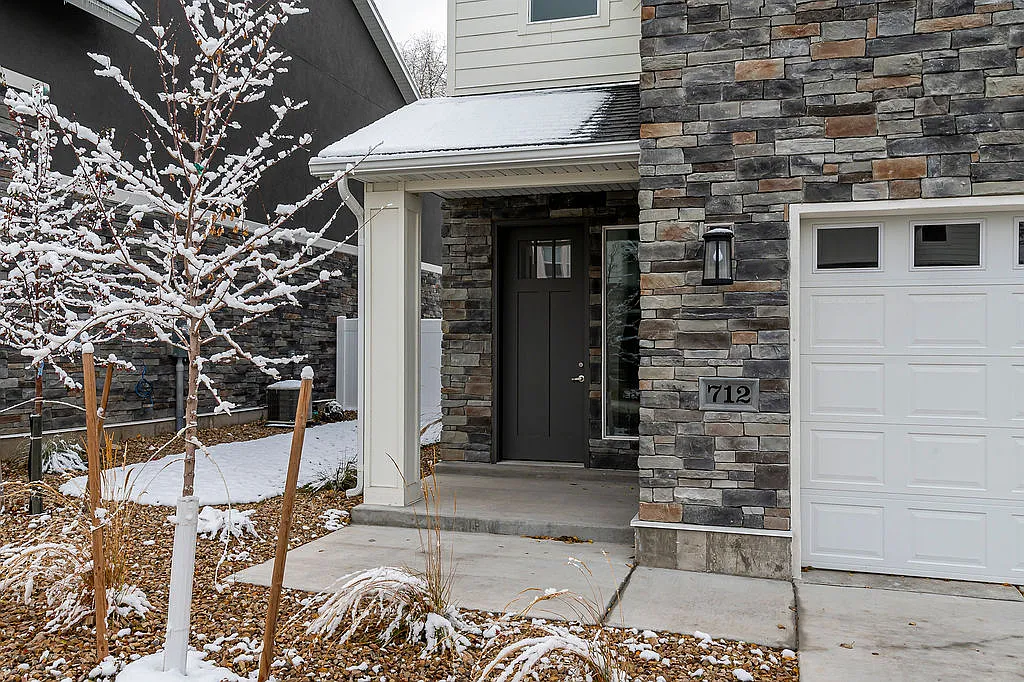 3 bed, 2.5 bath, 1704 sqft, $2,995 — Photo 4