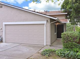 12 Calhoun St, Vallejo, CA 94590