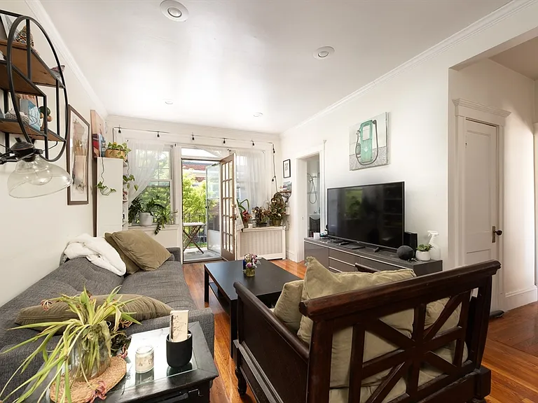 14 Melvin Ave #10 — Photo 1