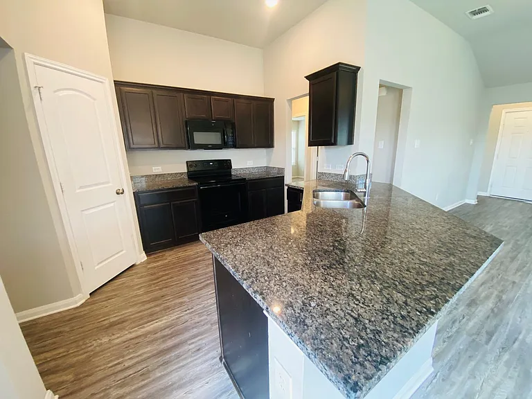 1907 Delano Dr — Photo 6