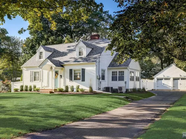 229 Franklin Ave, Wyckoff, NJ 07481