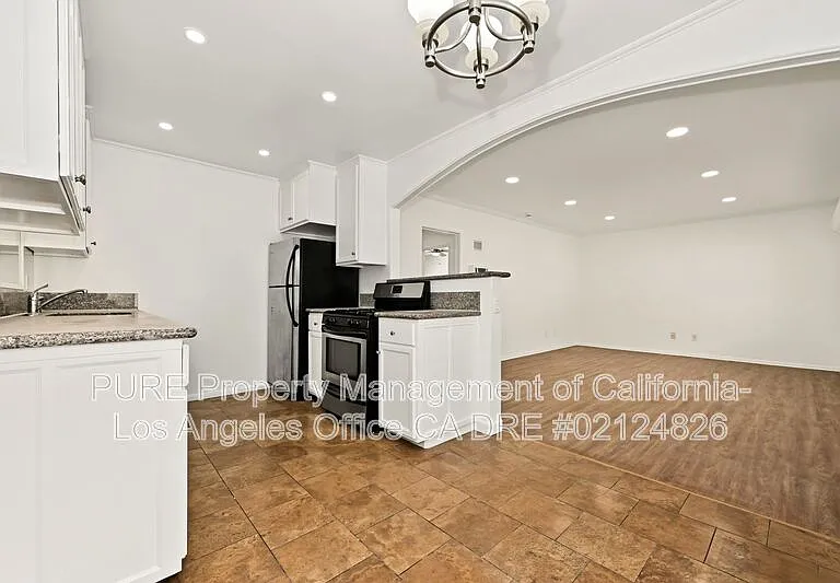 1527 Harvard St #5 — Photo 9