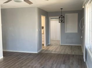 965 40th Street Ct, Moline, IL