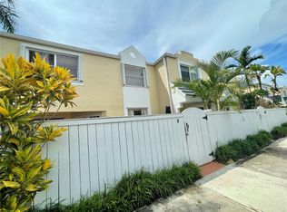 6830 SW 45th Ln APT 8, Miami, FL 33155