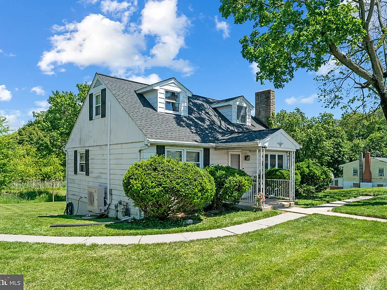 15605 Hanover Pike — Photo 3