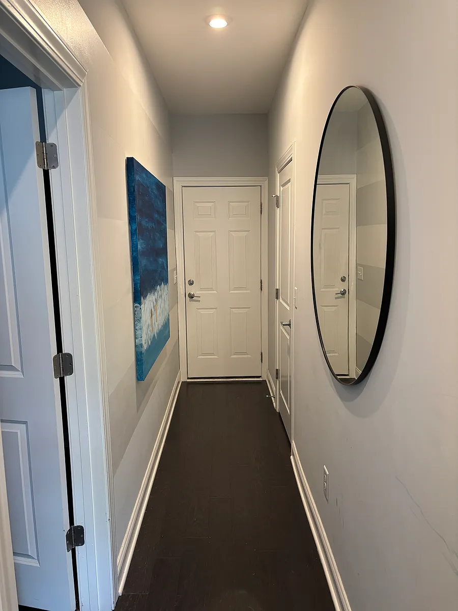 Entry Corridor - 4602 Mixson Ave