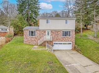 129 Country Club Dr, Pittsburgh, PA