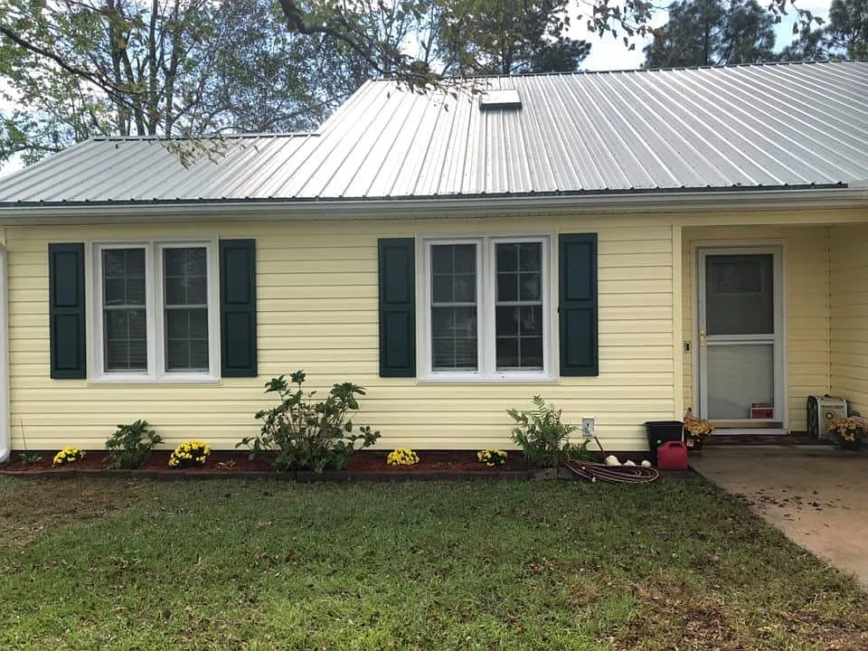 3 bed, 1372 sqft, $1,875 — Photo 2