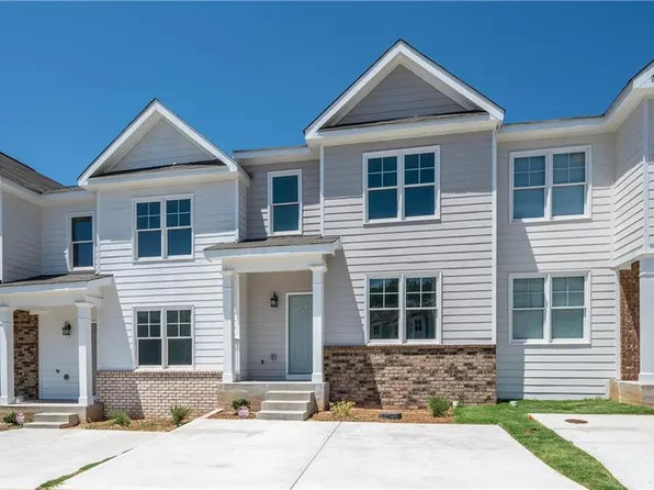 2826 Laurel Ridge Cir, East Pt, GA 30344