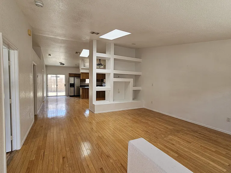 10735 E 34th Pl — Photo 2