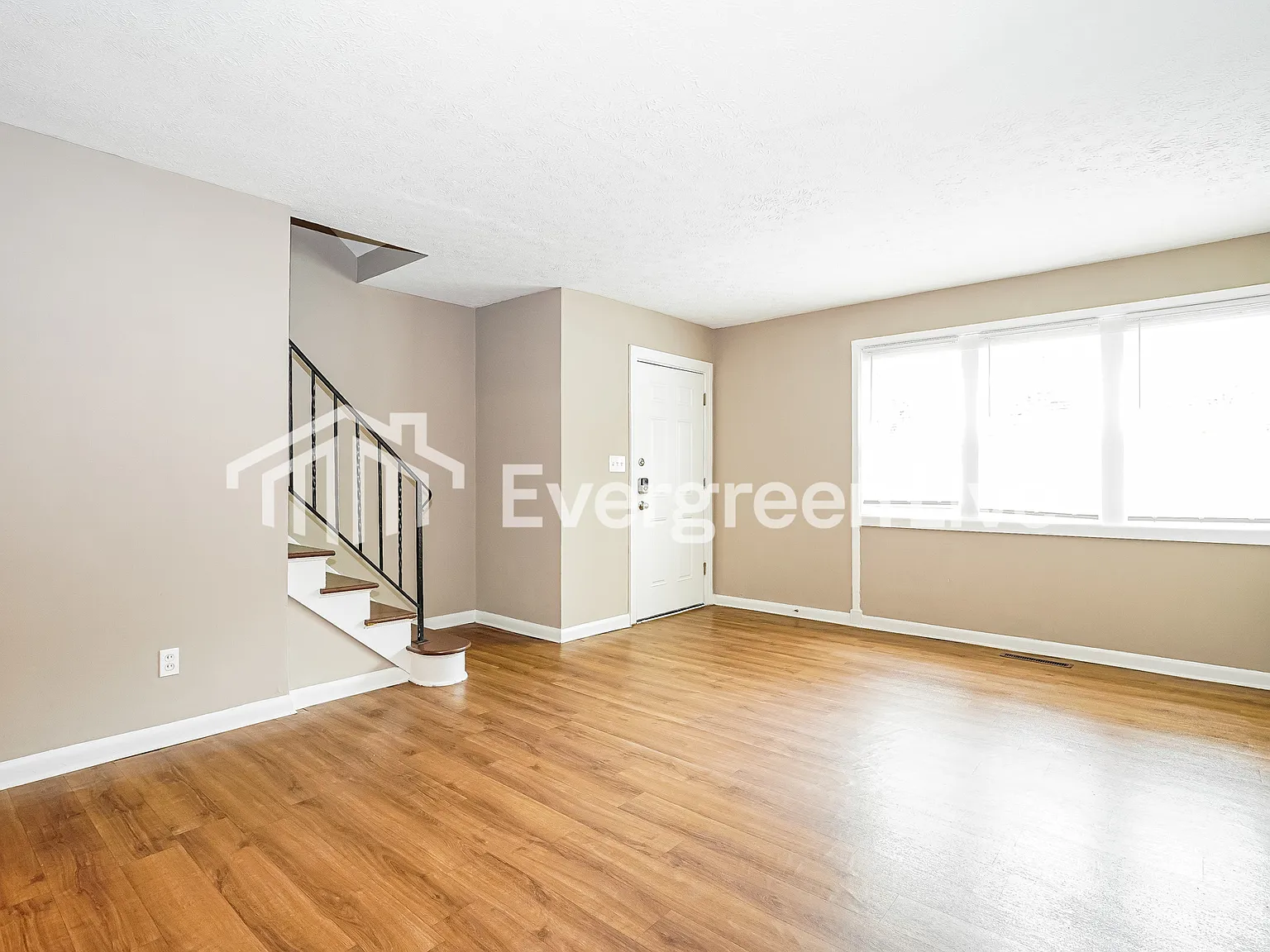3 bed, 1.0 bath, 1148 sqft, $1,395 — Photo 4