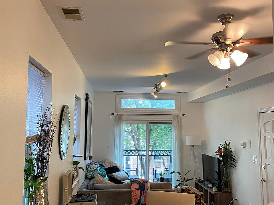 1st image of 1236 N Wood St #2