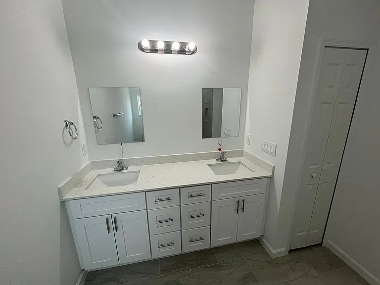 2513 22nd St W — Photo 21