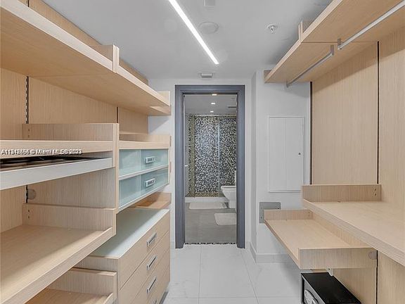 4th image of 1750 N Bayshore Dr #10