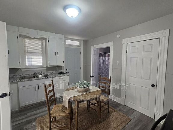 4th image of 1024 Roosevelt Ave
