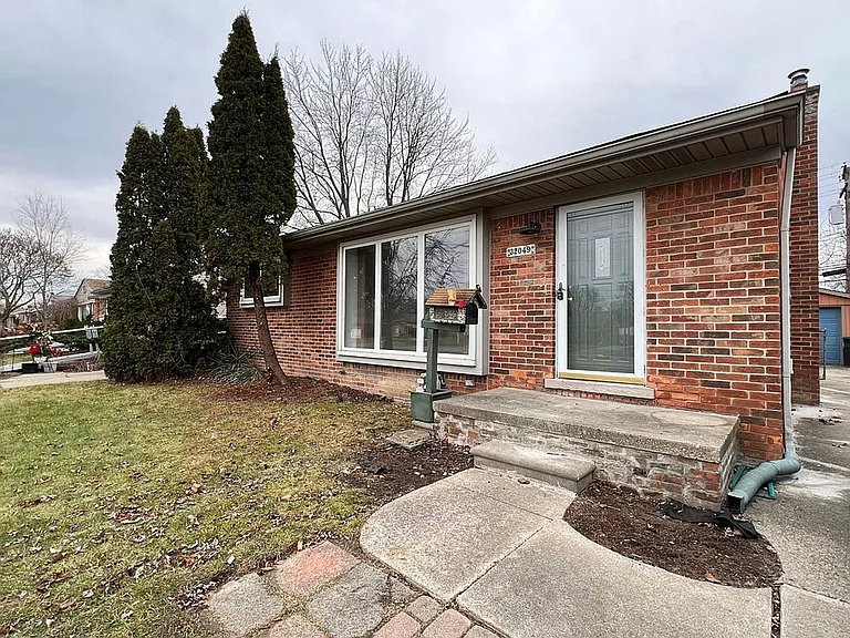32049 Joy Rd — Photo 2