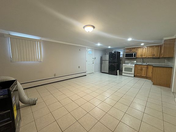 4th image of 52 Burns Ave Floor 1