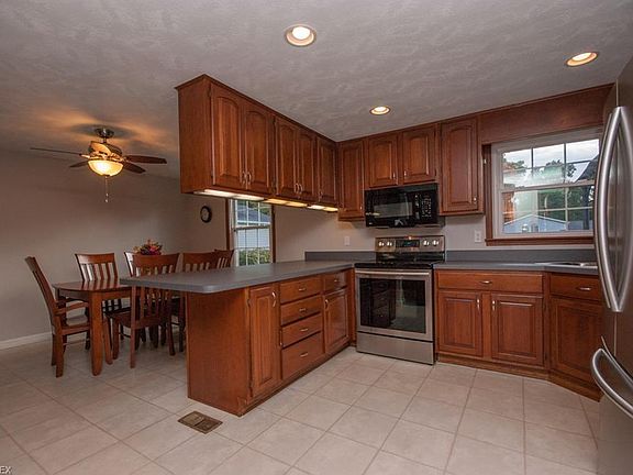3rd image of 980 Kenner Dr