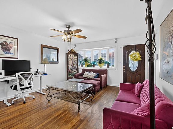 5th image of 133 Karlyn Dr