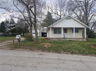 215 Kibler Rd, Excelsior Springs, MO 64024