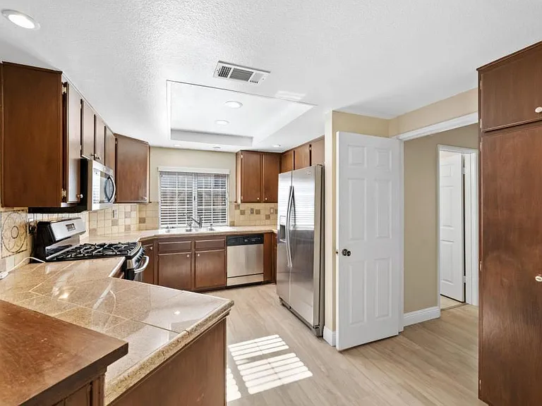 28082 Bavaria Dr — Photo 10