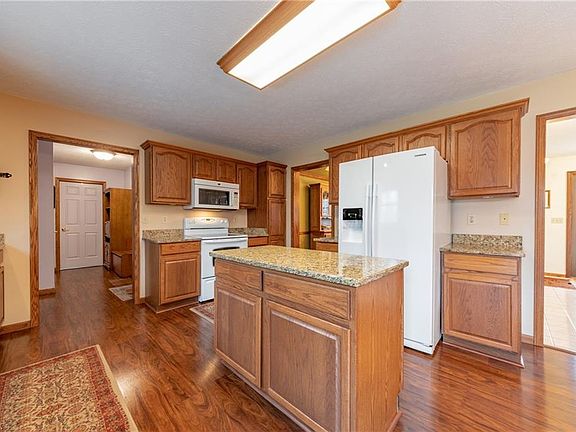 5th image of 4705 Riverwood Dr