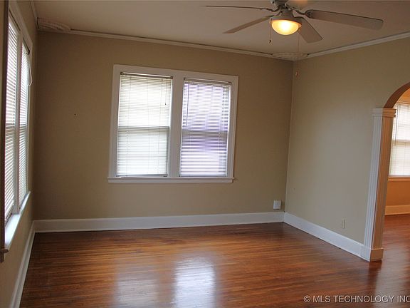 2nd image of 1619 S Knoxville Ave