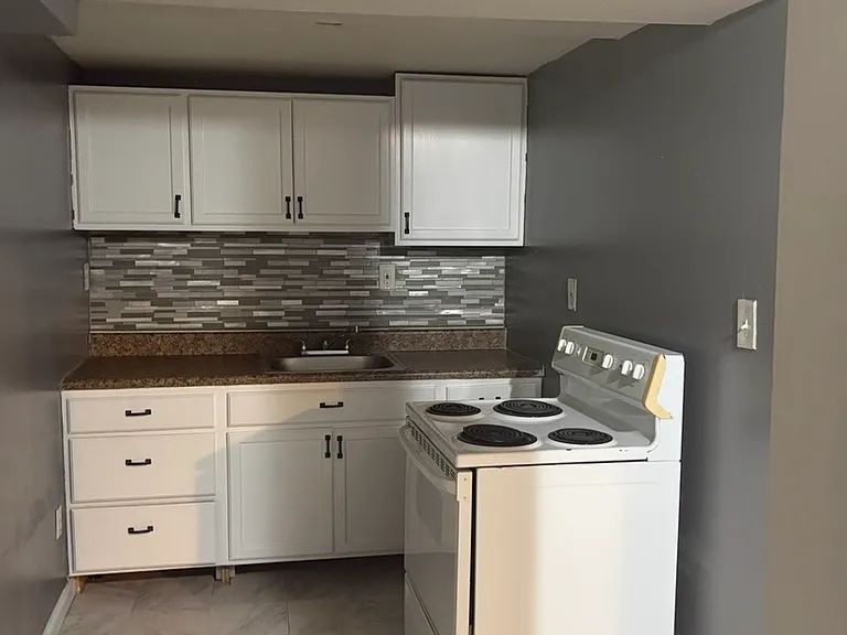 2226 Gary Ct NW #B — Photo 5