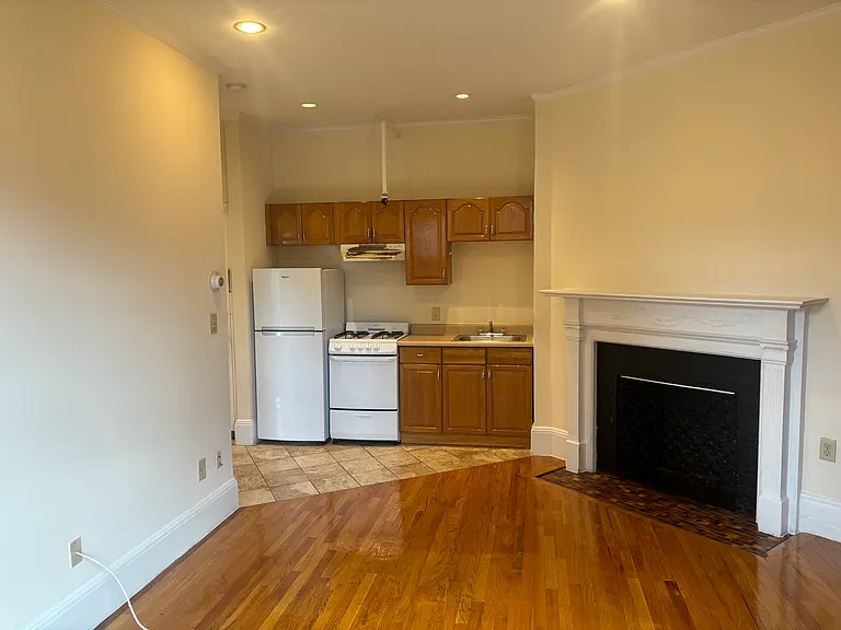 429 Marlborough St #3 — Photo 8