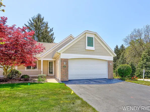 245 Timberlake Dr E, Holland, MI 49424