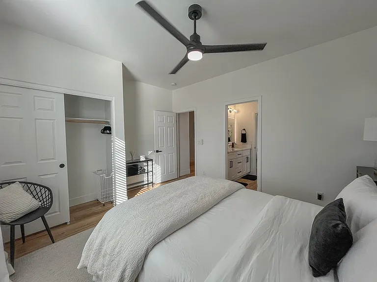 5620 Akula Bay St — Photo 12