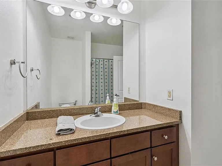 151 E Washington St #3A — Photo 25