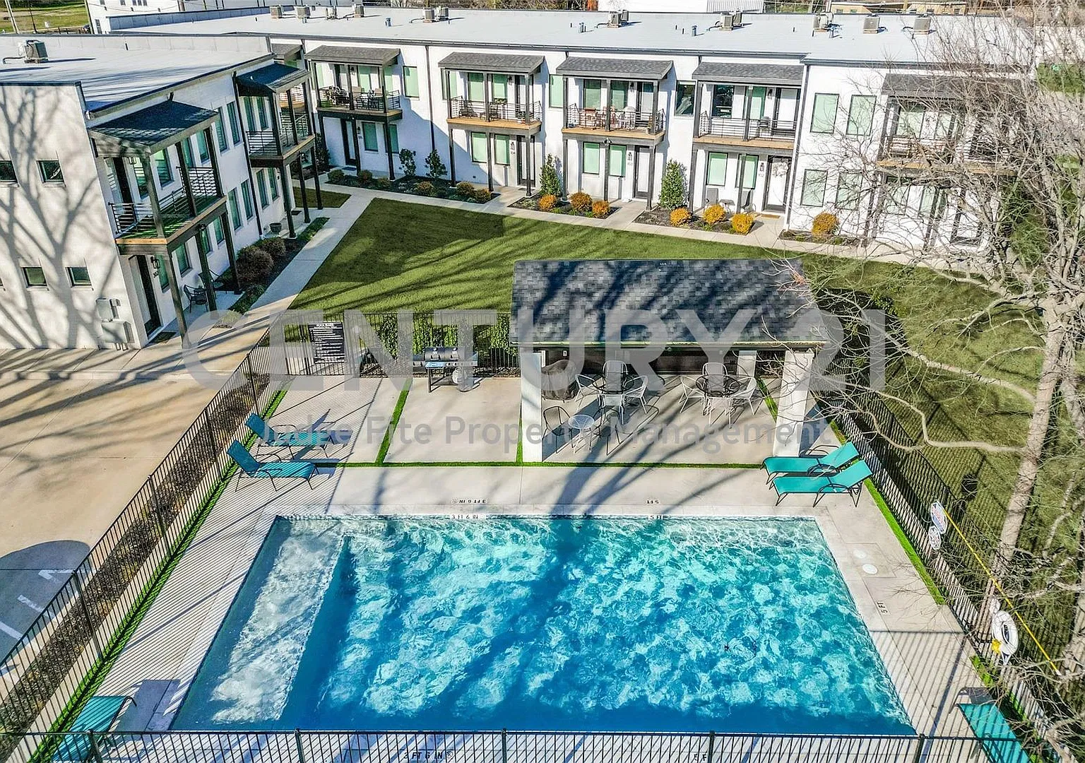 Luxury 2/2 Apartment in Gated Waxahachie Community For Rent! — Photo 1