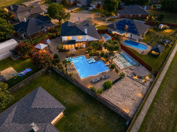 6001 Prairie Wood Ct, Arlington, TX 76018