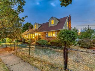 1975 Commonwealth Ave, Merrick, NY 11566