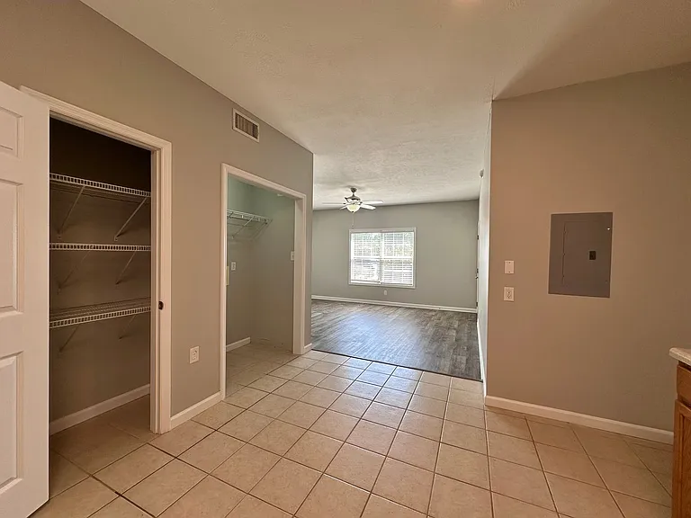 Rand Powell Apartment Homes — Photo 37