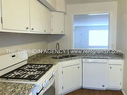 1801 Grandin Rd SW — Photo 9