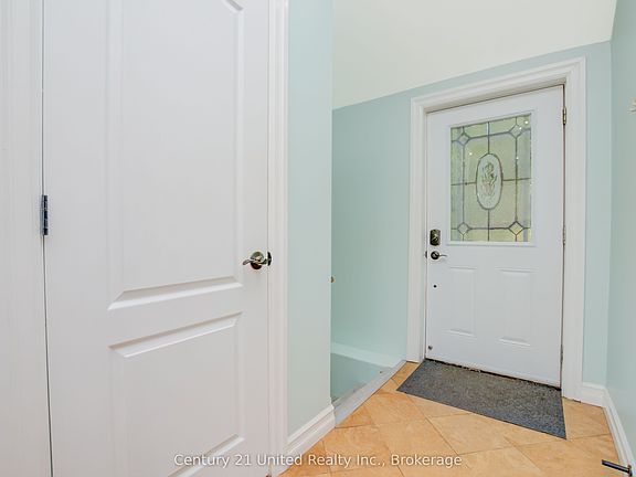5th image of 64 Sunnybrae Ln